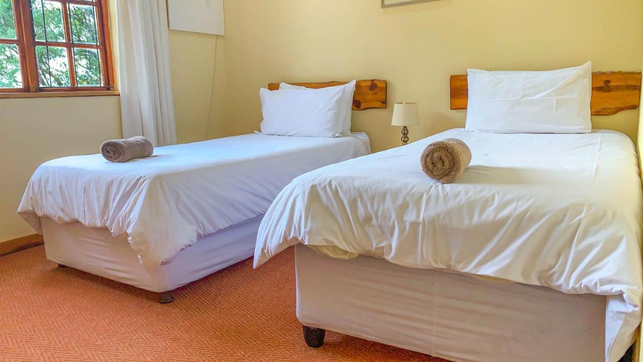 Wits End Mountain Resort Champagne Valley 외부 사진