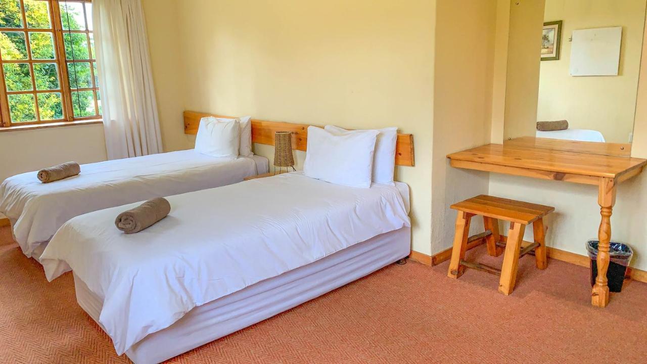 Wits End Mountain Resort Champagne Valley 외부 사진