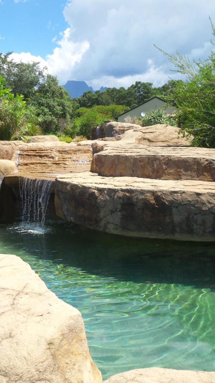 Wits End Mountain Resort Champagne Valley 외부 사진