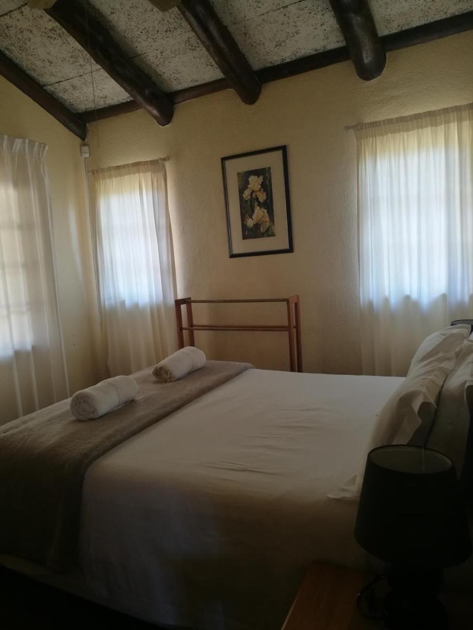 Wits End Mountain Resort Champagne Valley 외부 사진